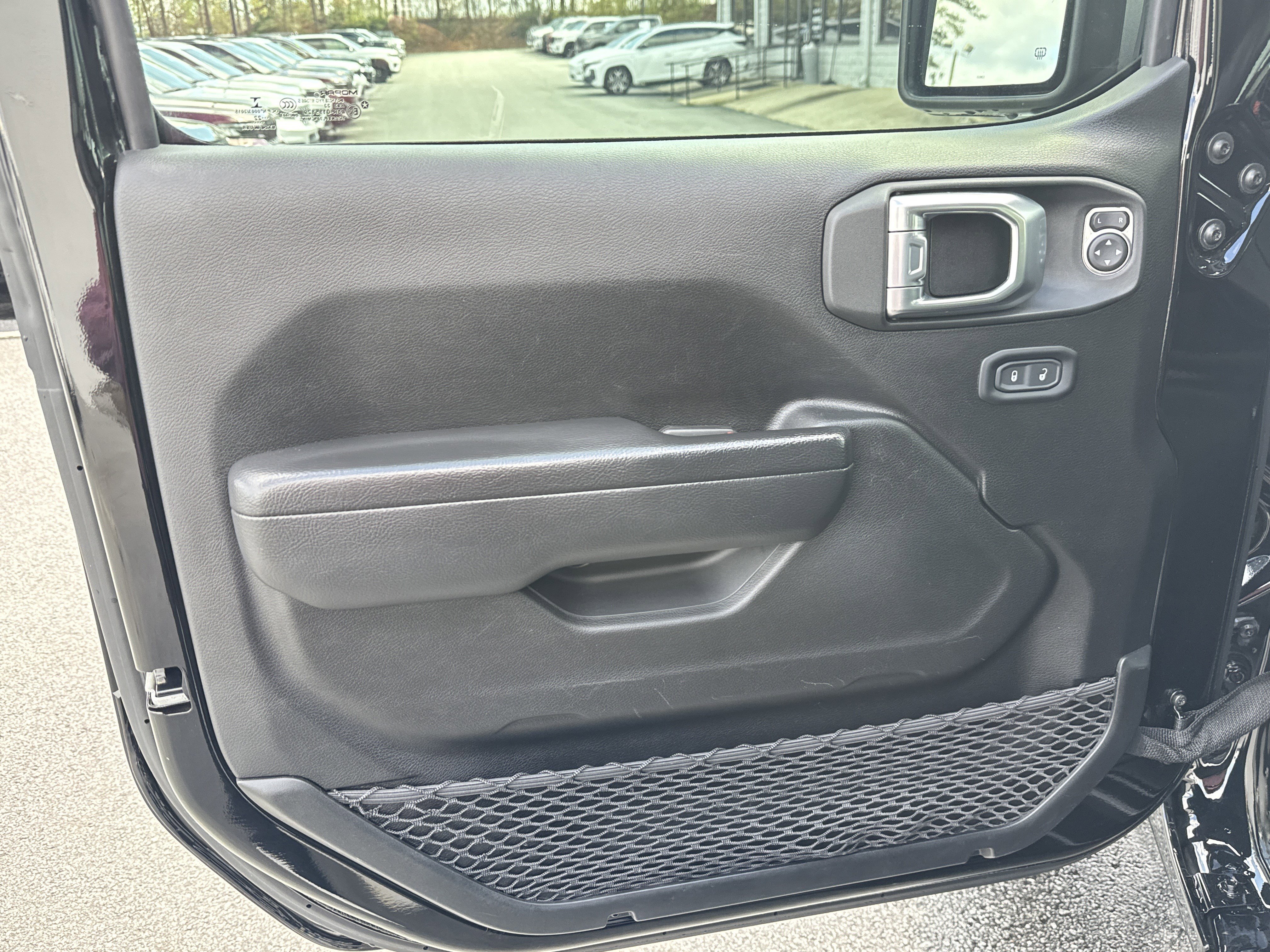 Used 2022 Jeep Wrangler Sport S image 12