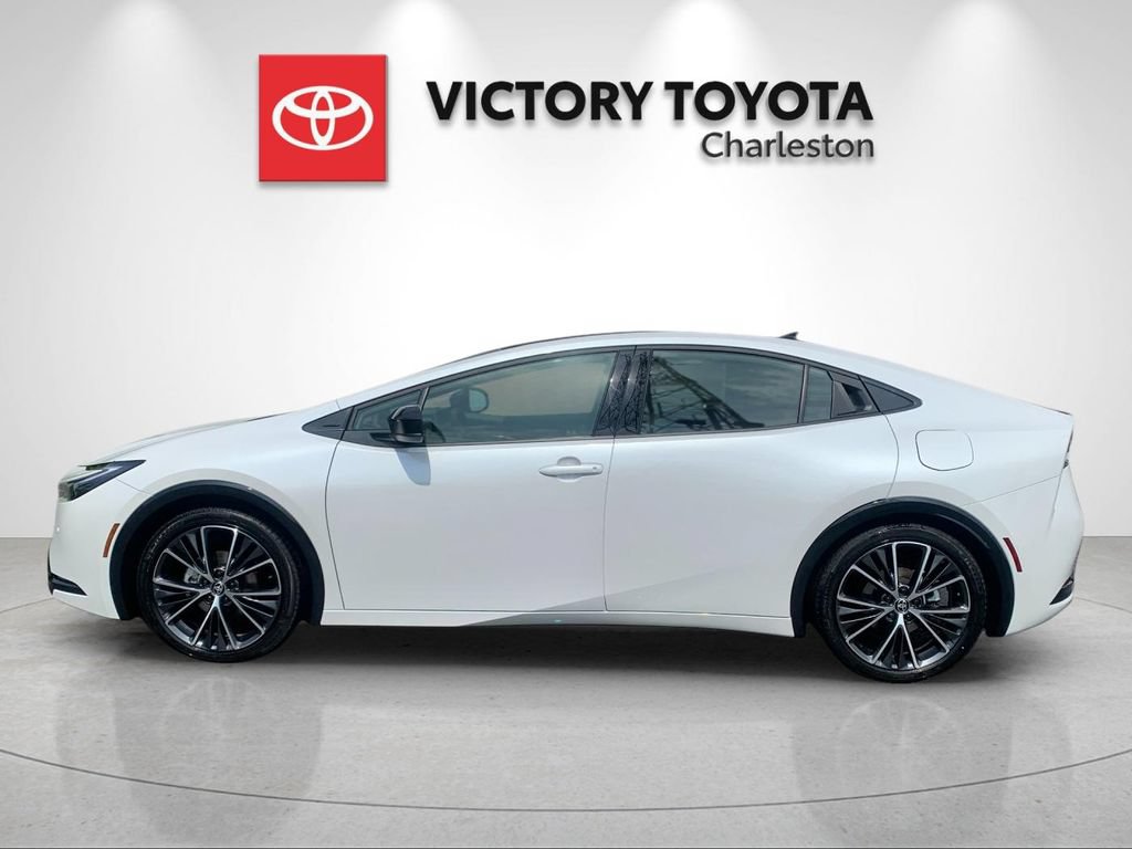 New 2026 Toyota Prius XLE FWD image 2