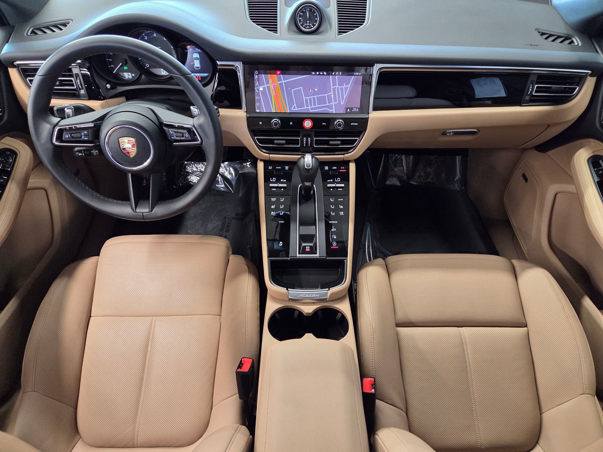 Certified 2026 Porsche Macan AWD/4WD image 13