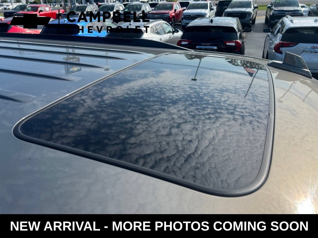 Used 2017 Chevrolet Suburban LT w/ LT Signature Package AWD/4WD image 15