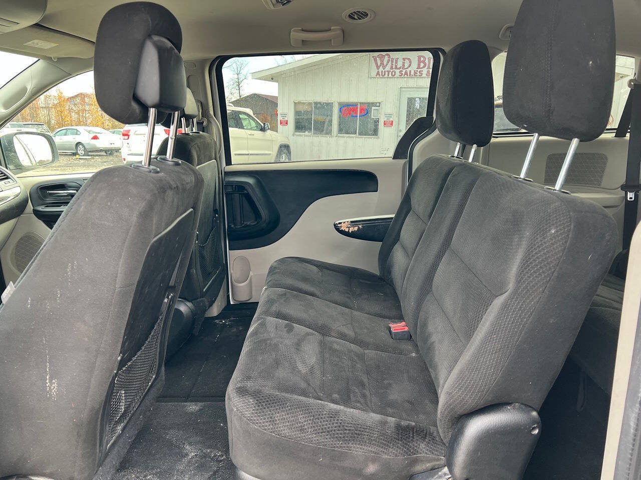 Used 2017 Dodge Grand Caravan SE FWD image 11