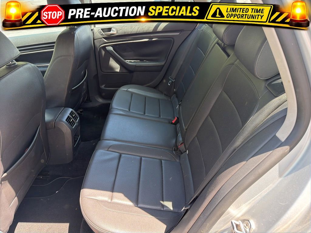 Used 2014 Volkswagen Jetta SE FWD image 28