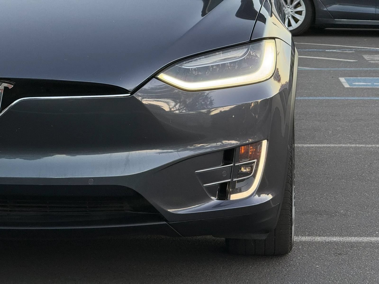 Used 2018 Tesla Model X 75D AWD/4WD image 11
