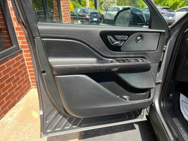 Used 2023 Lincoln Aviator Reserve w/ Elements Package Plus AWD/4WD image 8