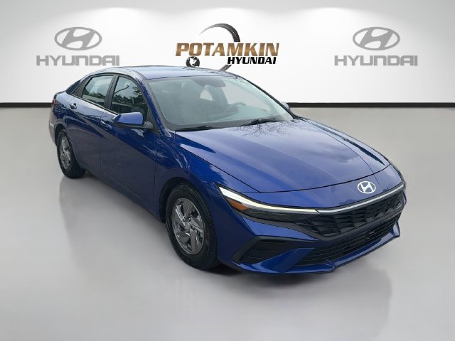 Certified 2025 Hyundai Elantra SE FWD image 4