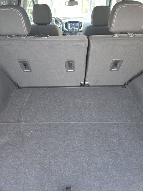 Used 2023 GMC Terrain SLE w/ Driver Convenience Package image 17