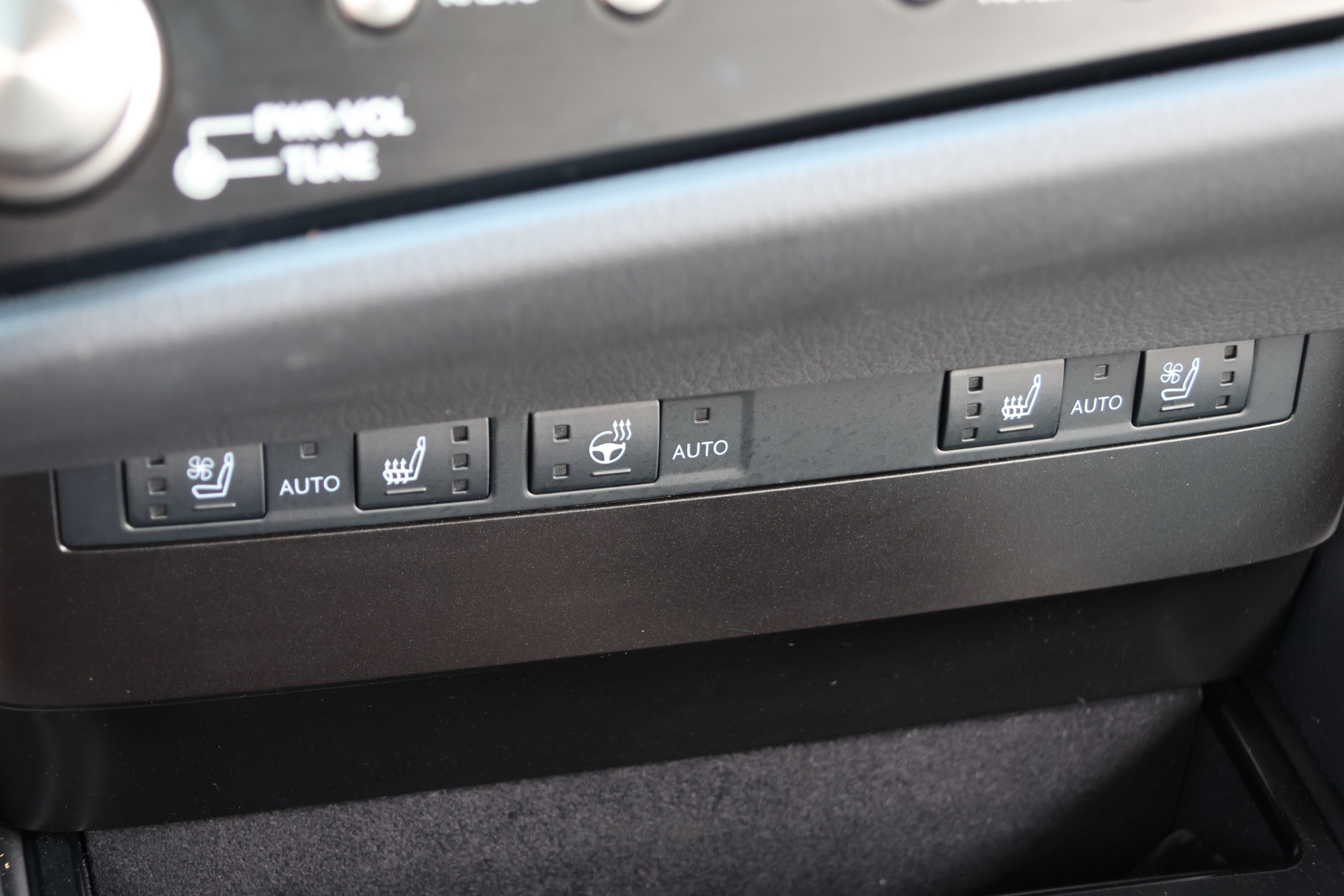 Used 2025 Lexus ES 300h w/ Premium Package FWD image 25