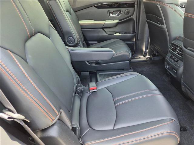 Used 2025 Honda Pilot TrailSport image 20