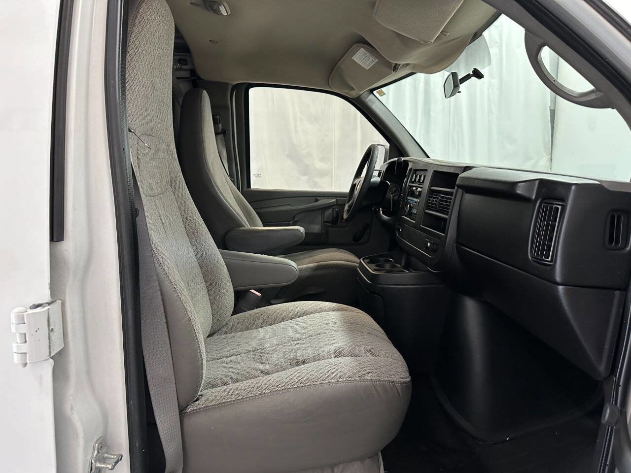 Used 2012 Chevrolet Express 3500 image 10