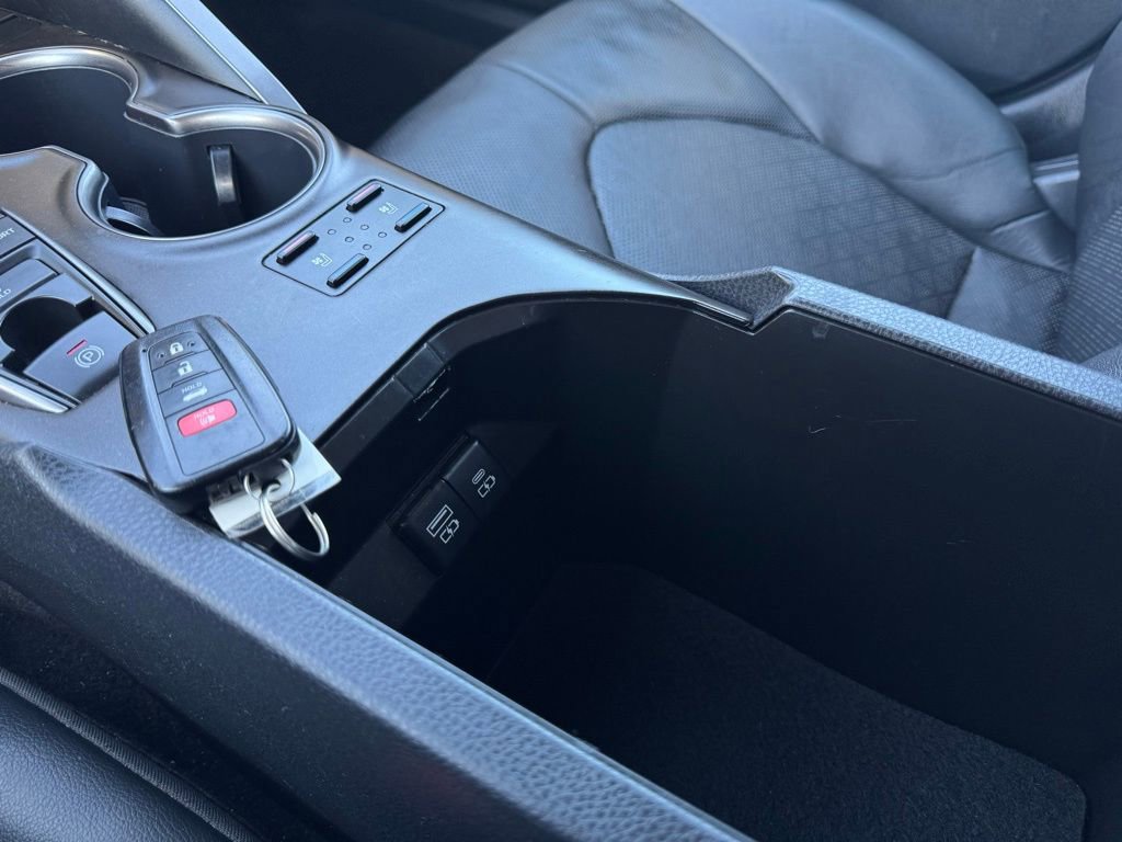 Used 2024 Toyota Camry XSE w/ Navigation Package image 22