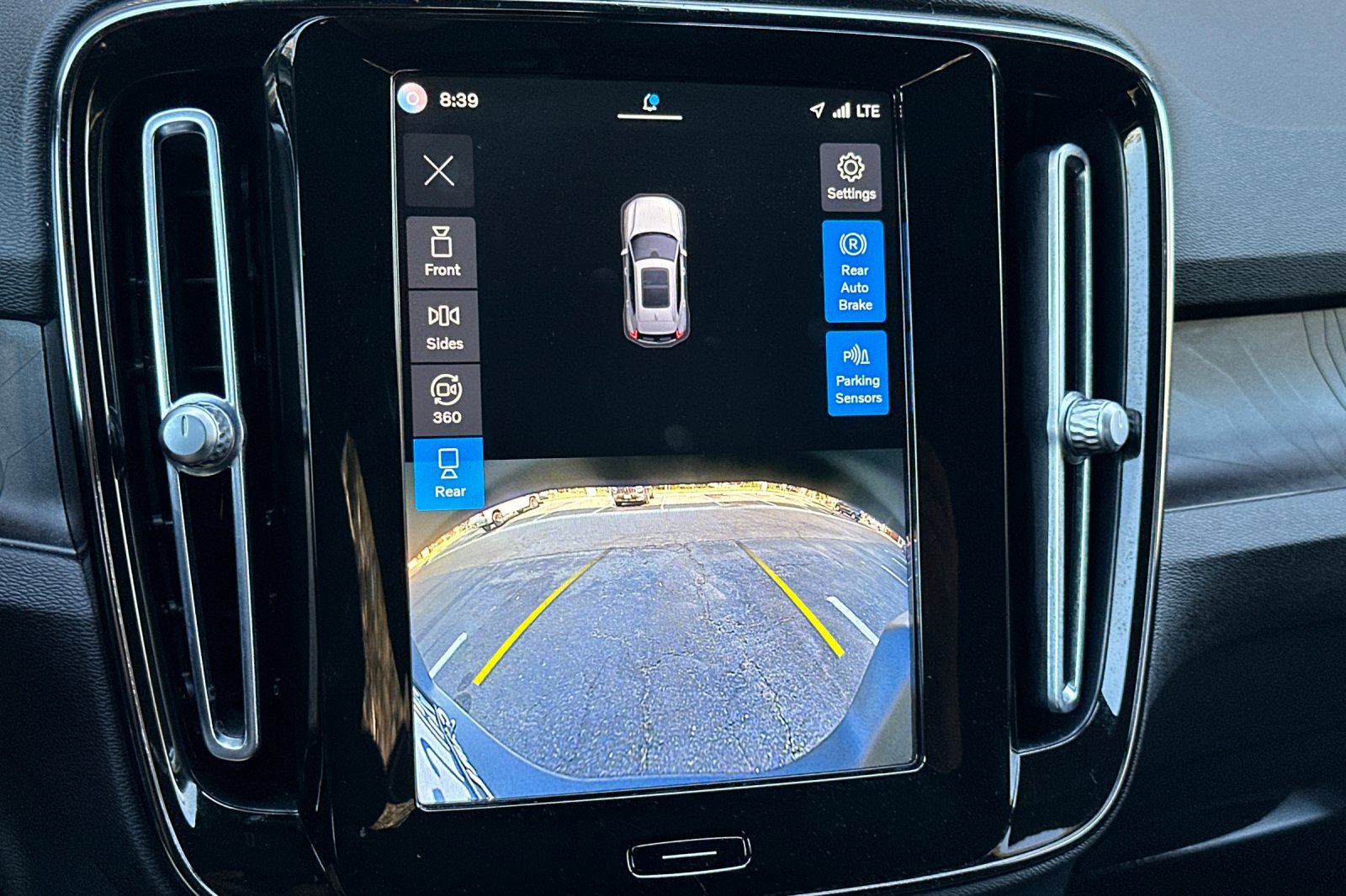 Certified 2023 Volvo XC40 Recharge Plus w/ Protection Package Premier AWD/4WD image 23