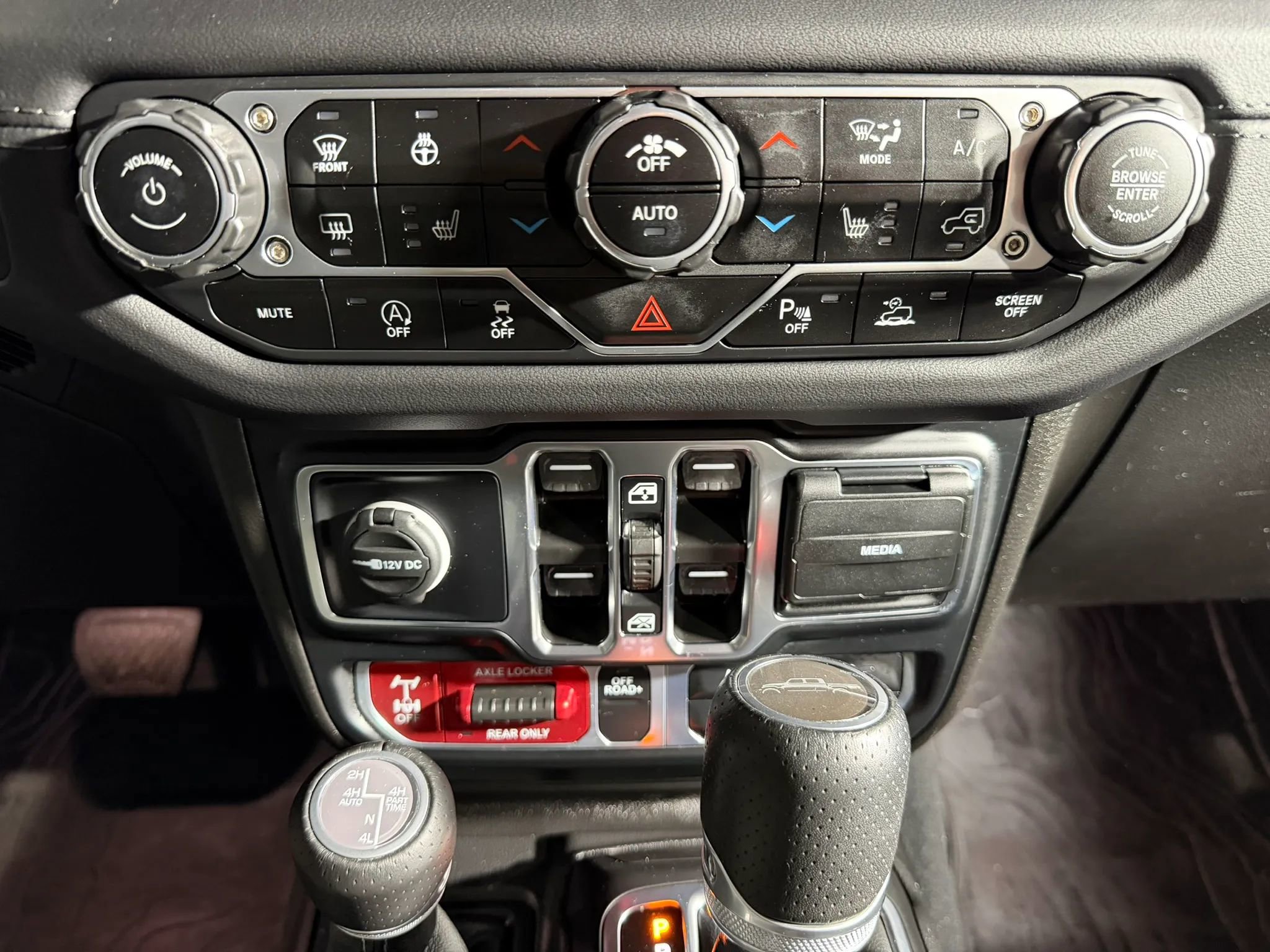 Used 2024 Jeep Gladiator Mojave AWD/4WD image 26