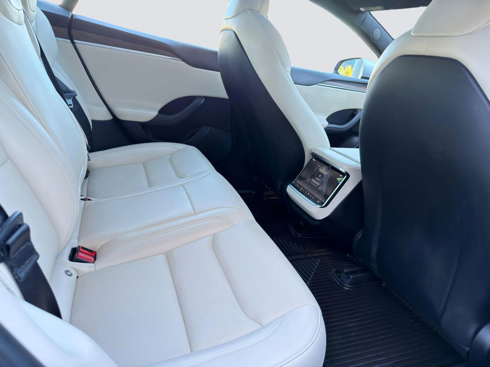 Used 2025 Tesla Model S AWD/4WD image 18