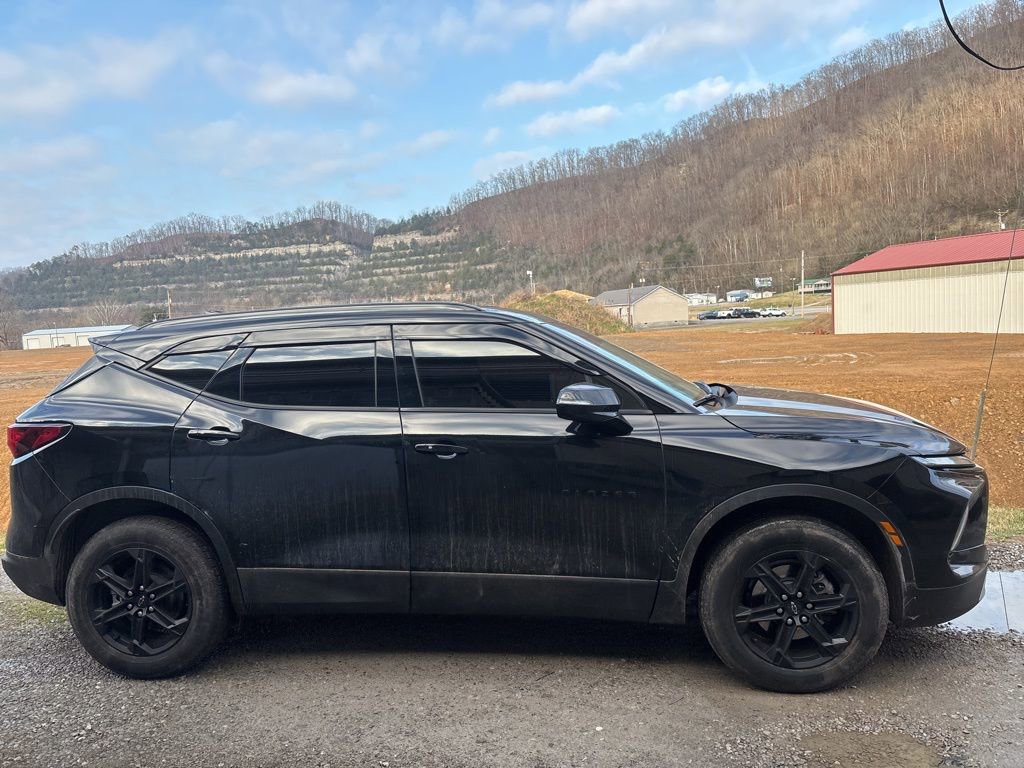 Used 2024 Chevrolet Blazer LT w/ Midnight/Sport Edition image 4