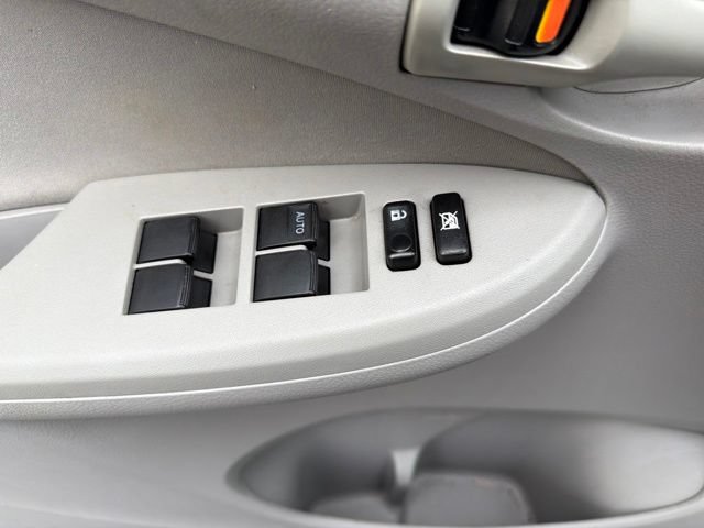 Used 2012 Toyota Corolla L FWD image 13
