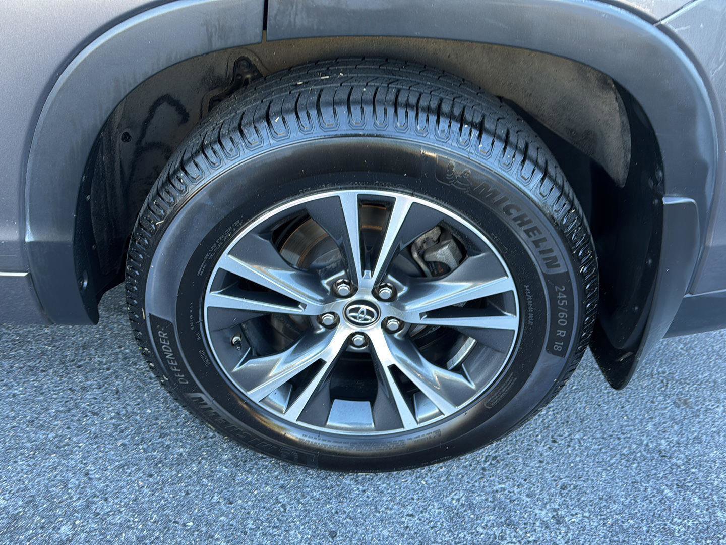 Used 2016 Toyota Highlander XLE image 34