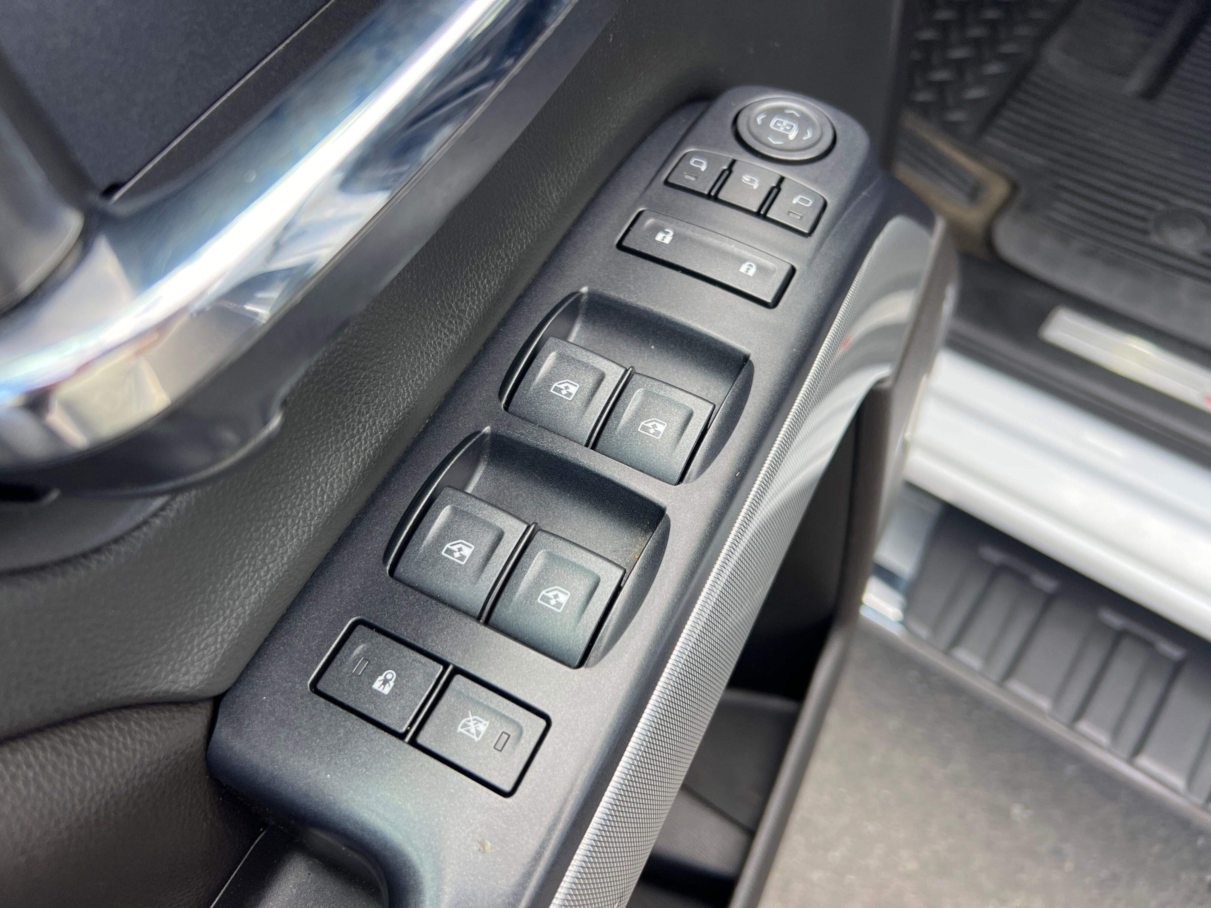 Used 2018 Chevrolet Silverado 3500 LTZ image 25