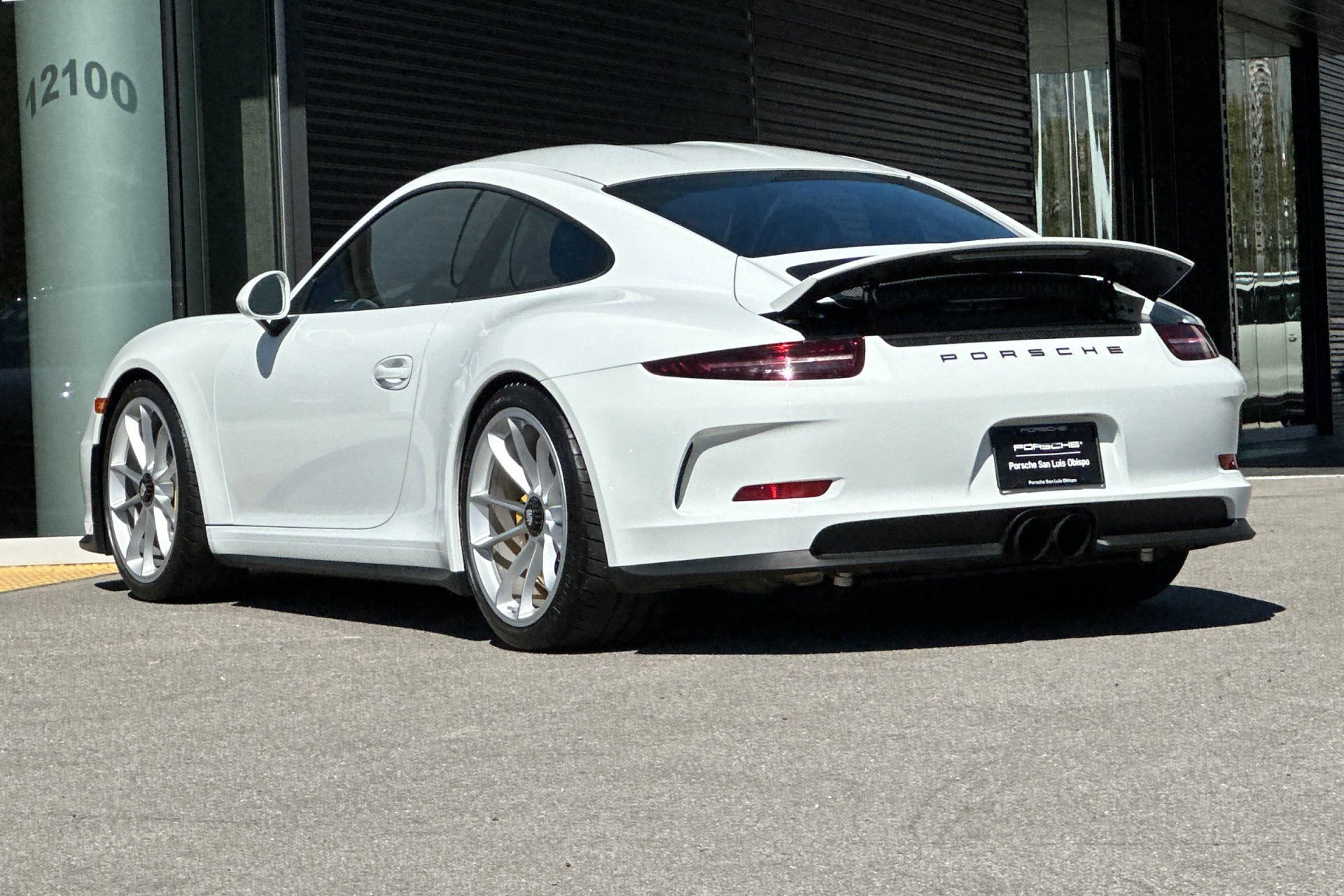 Certified 2016 Porsche 911 R RWD image 3