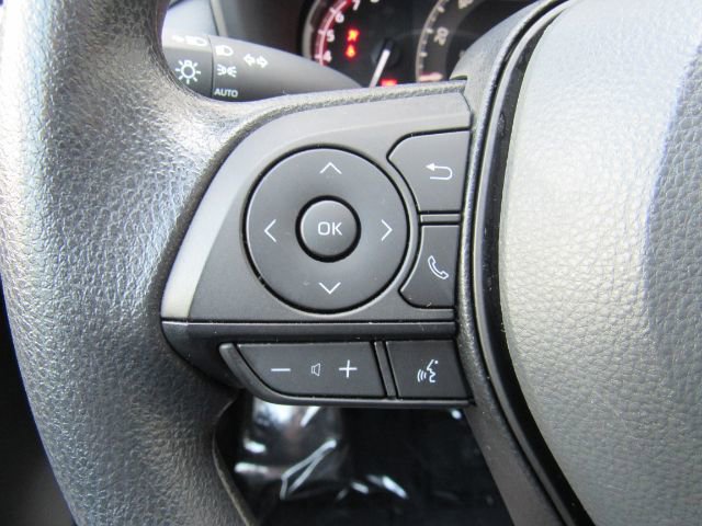 Used 2025 Toyota RAV4 XLE image 37