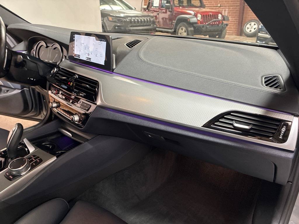 Used 2018 BMW 530i w/ M Sport Package RWD image 27