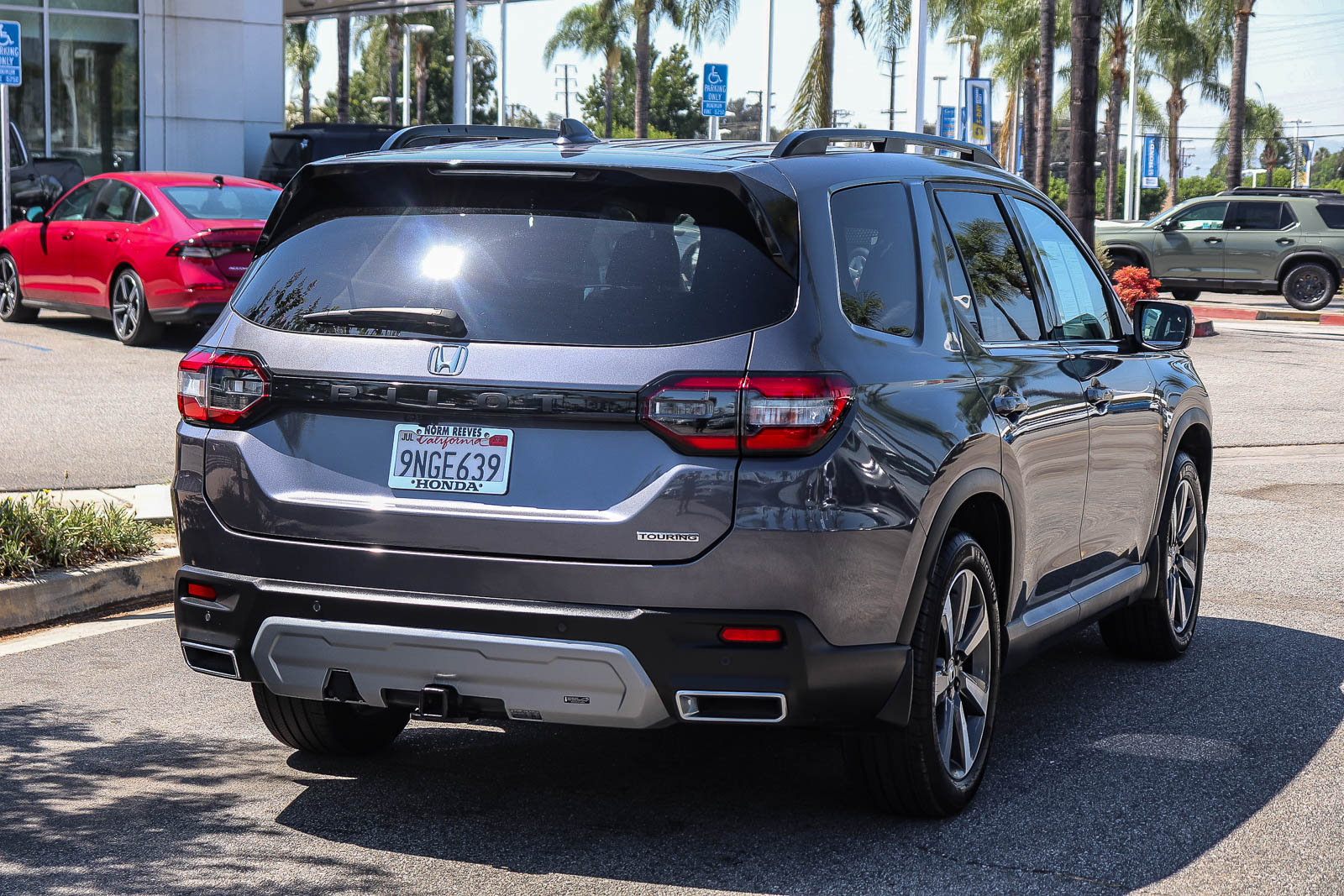 Certified 2025 Honda Pilot Touring image 11