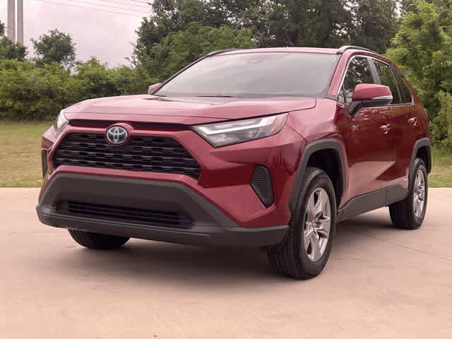 Used 2024 Toyota RAV4 XLE w/ Convenience Package image 2