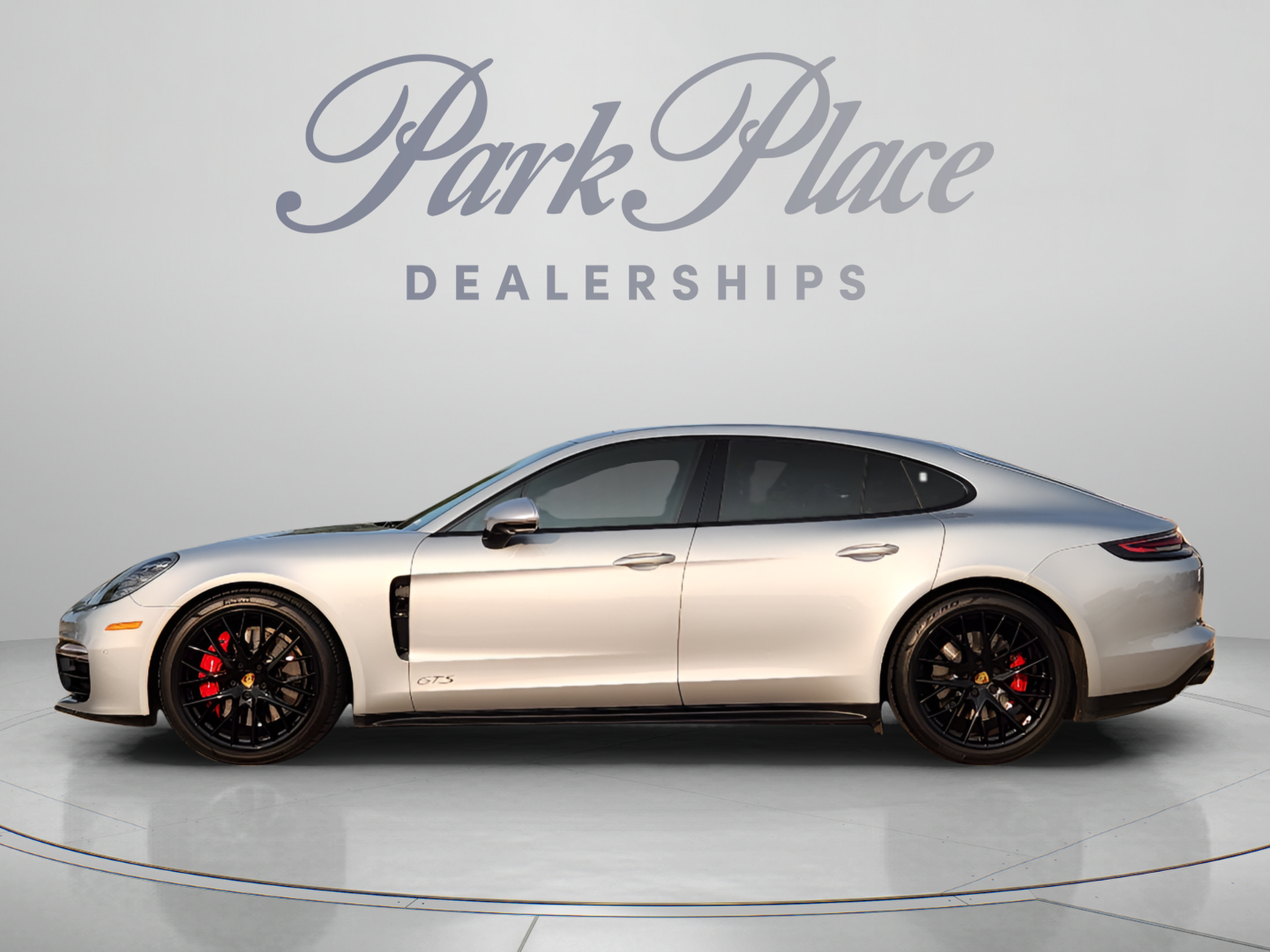 Used 2019 Porsche Panamera GTS AWD/4WD image 2