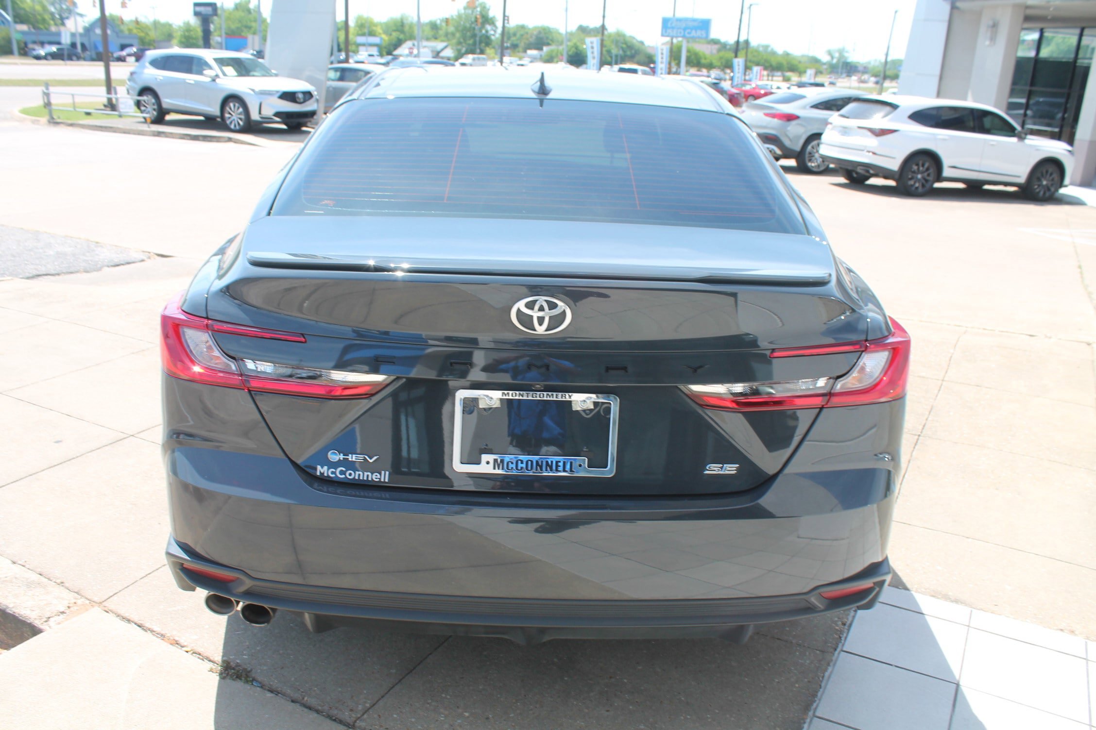 Used 2025 Toyota Camry SE FWD image 6