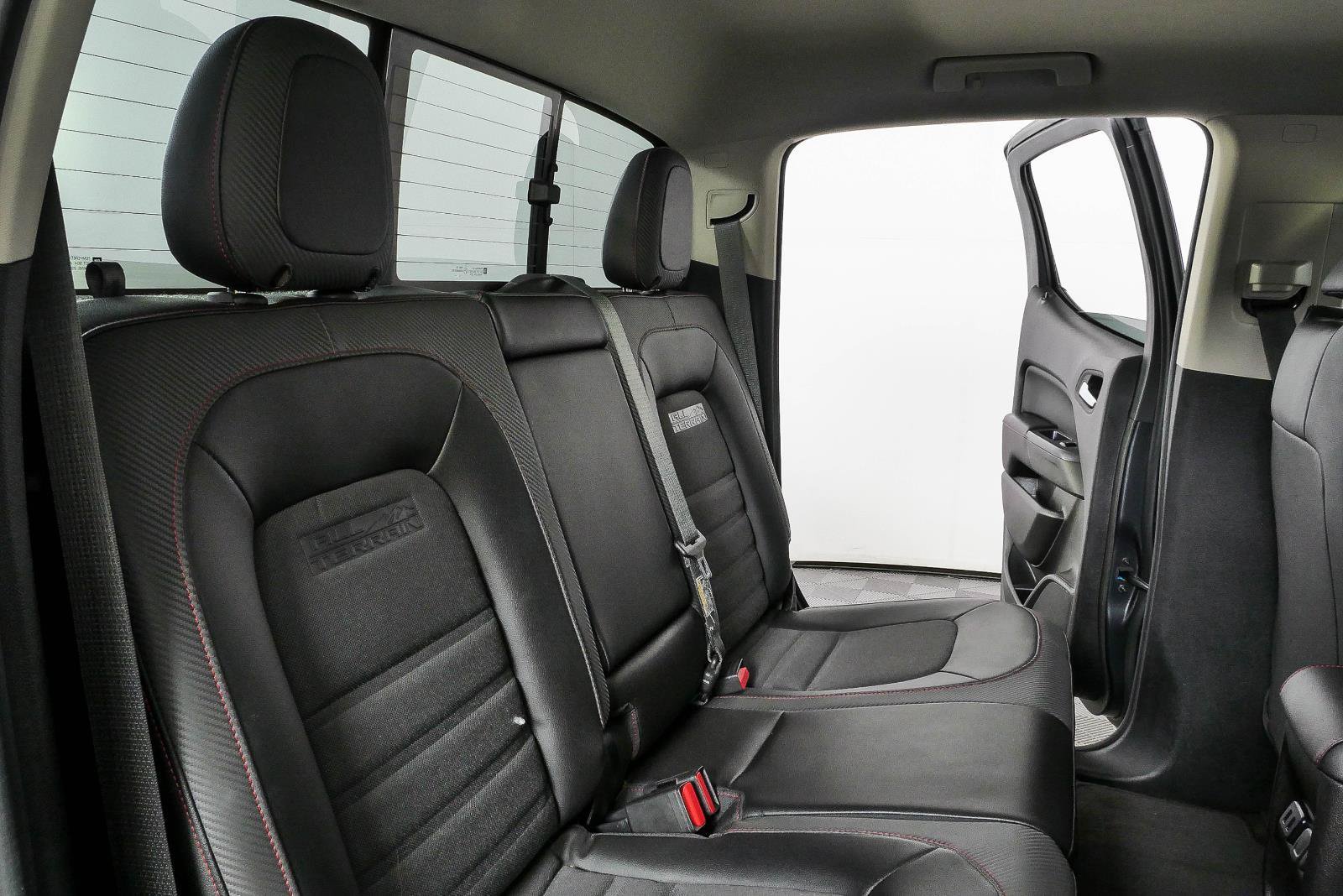 Used 2016 GMC Canyon SLE w/ All Terrain Package AWD/4WD image 19