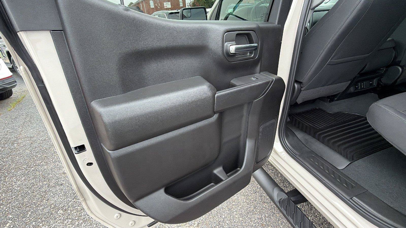 New 2026 Chevrolet Silverado 1500 Custom w/ Turbomax Blackout Package AWD/4WD image 17