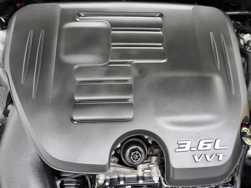 Used 2017 Chrysler 300 S image 37