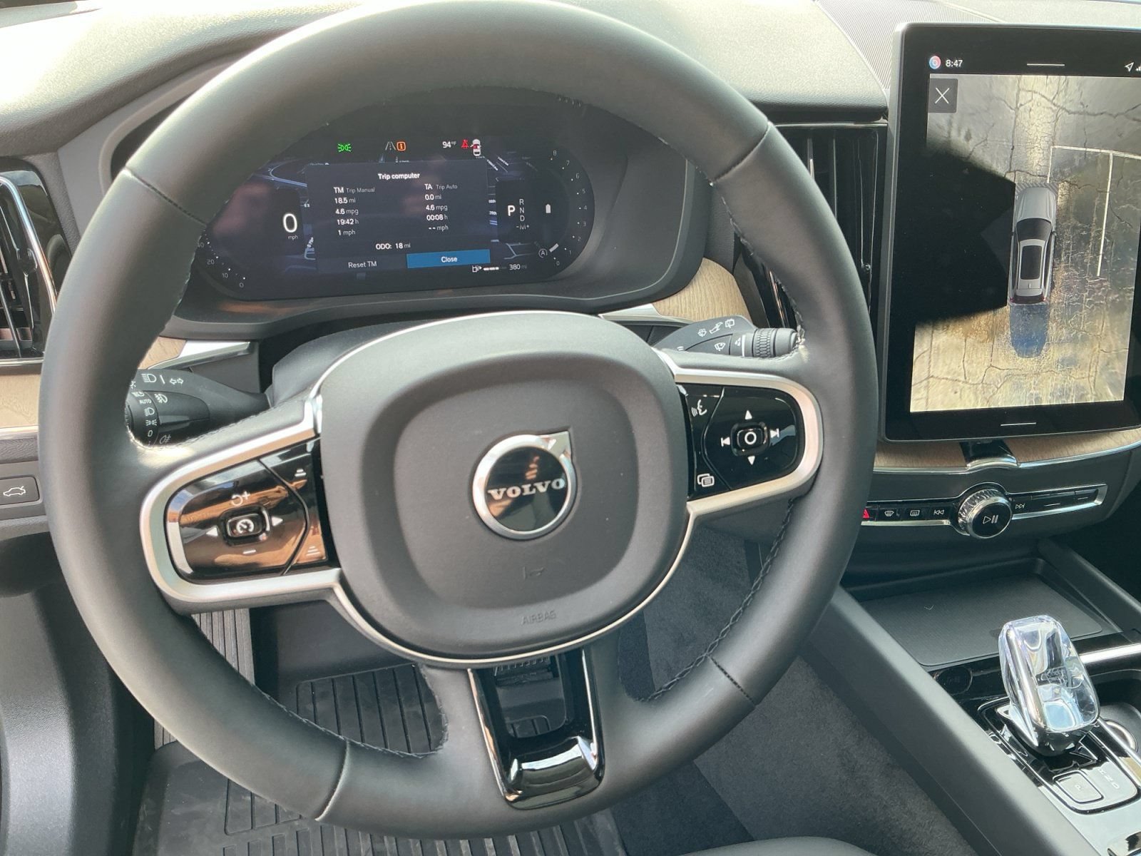 New 2026 Volvo XC60 B5 Plus w/ Protection Package Premier AWD/4WD image 12