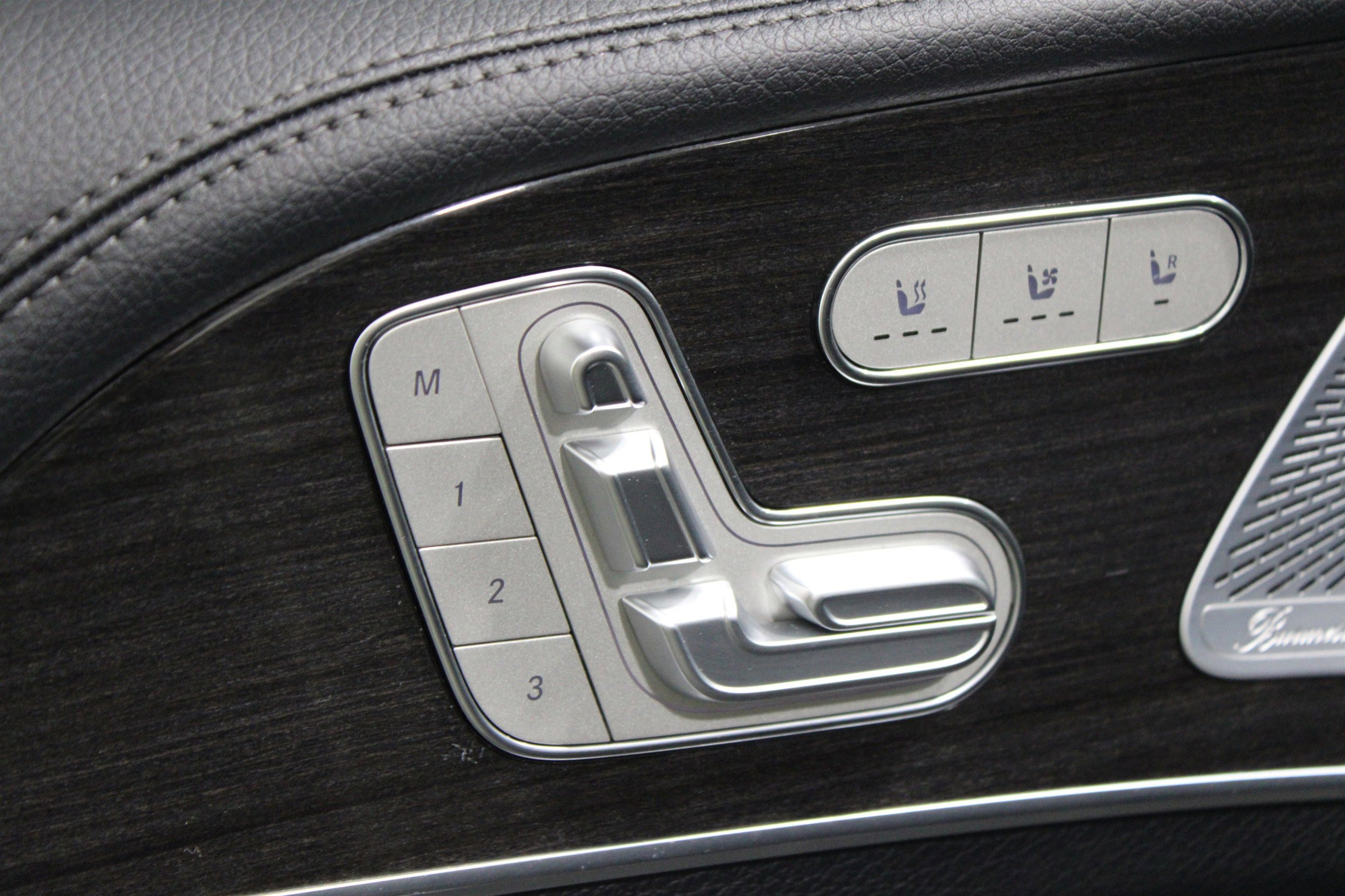 Used 2020 Mercedes-Benz GLS 450 4MATIC w/ Convenience Package image 5