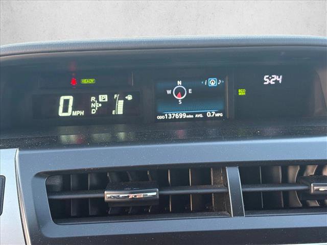 Used 2017 Toyota Prius V Four w/ Carpet Mat Package FWD image 11