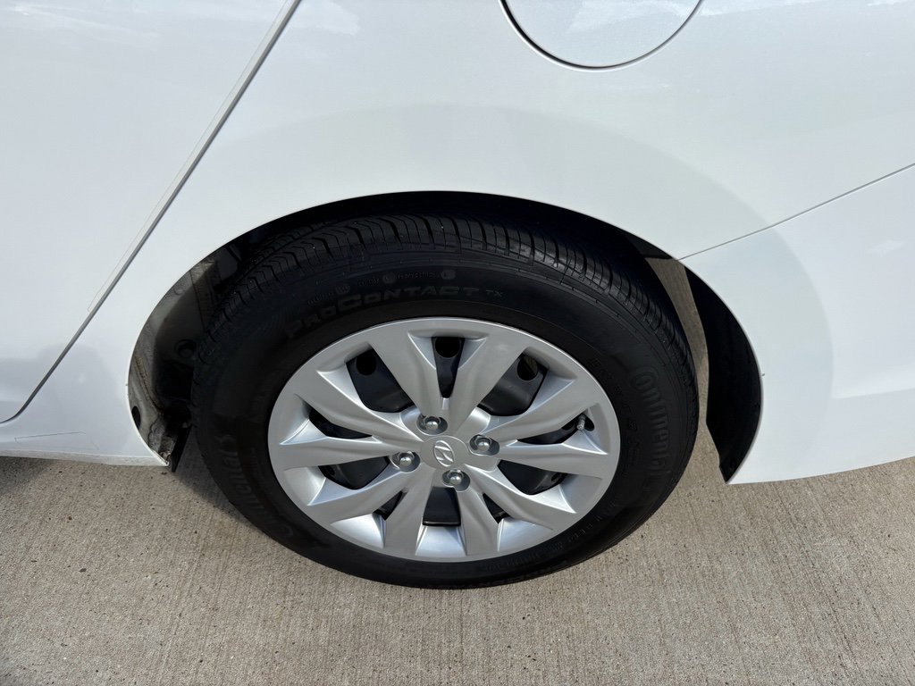 Used 2022 Hyundai Accent SE image 30