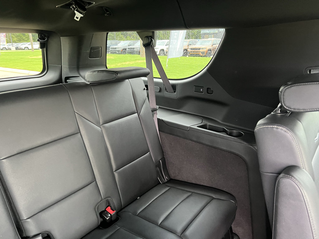 Used 2023 Cadillac Escalade ESV Luxury AWD/4WD image 15