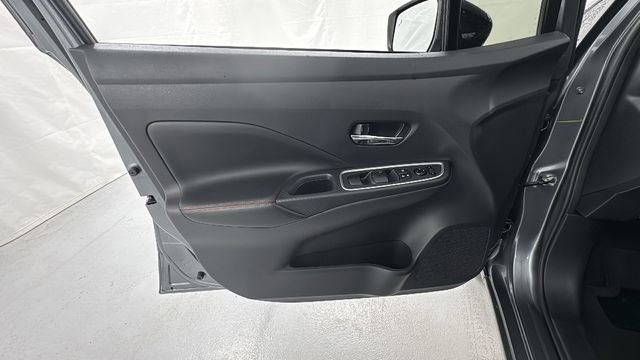 Used 2025 Nissan Versa SR image 16
