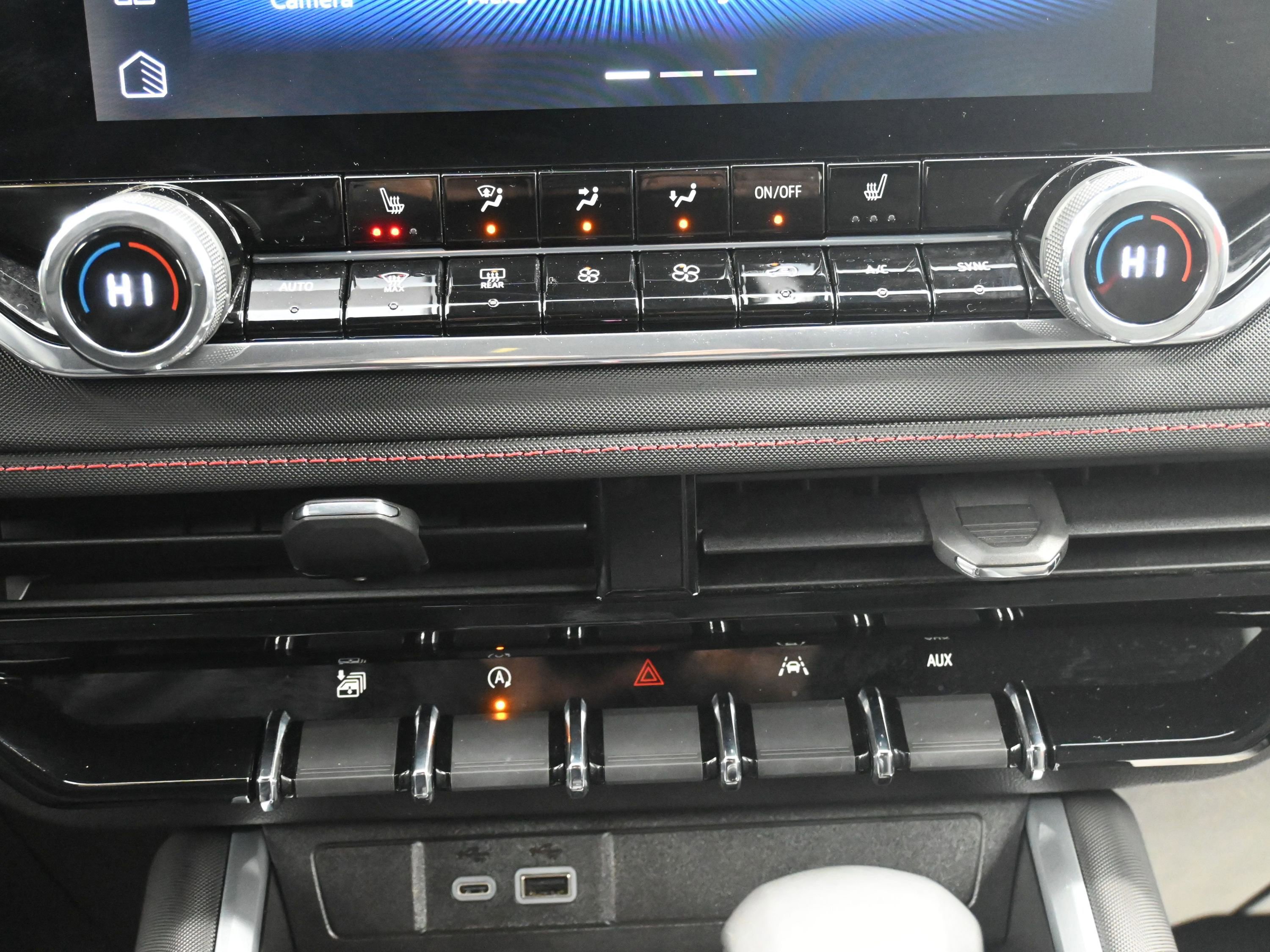 Used 2024 Chevrolet Colorado Z71 w/ Z71 Convenience Package 2 image 41