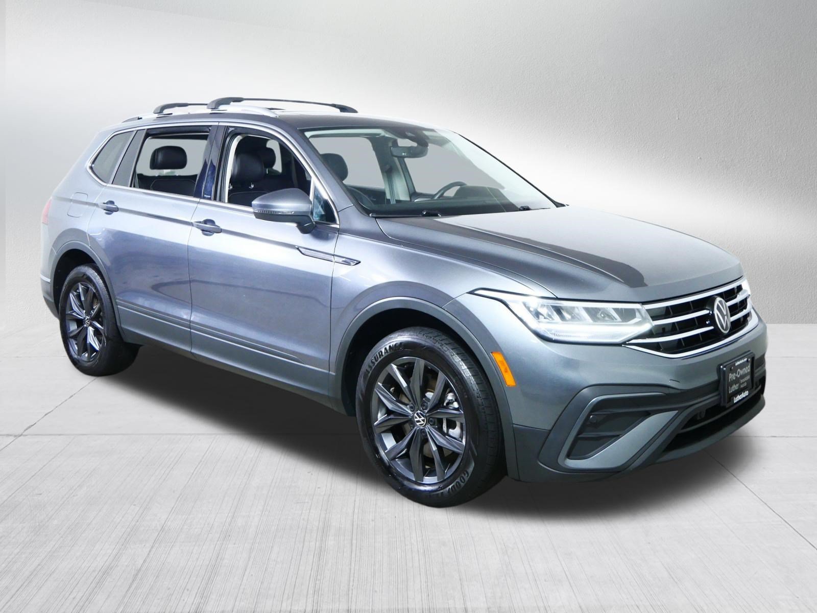 Used 2022 Volkswagen Tiguan SE AWD/4WD image 1