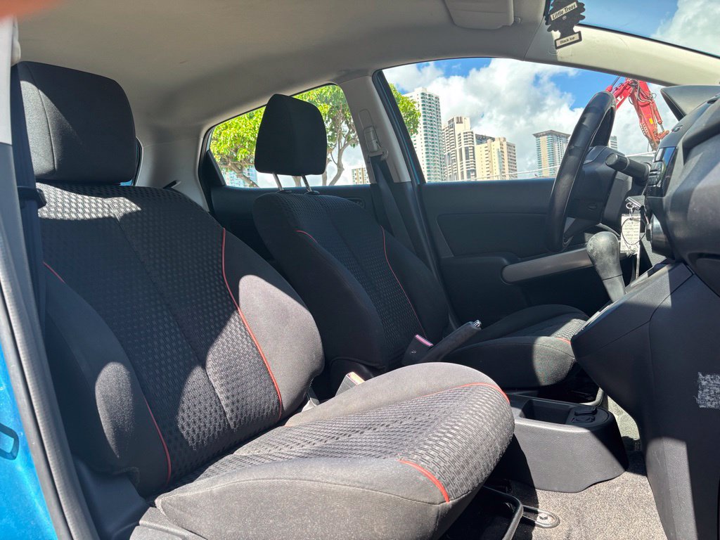 Used 2011 MAZDA MAZDA2 Touring FWD image 9