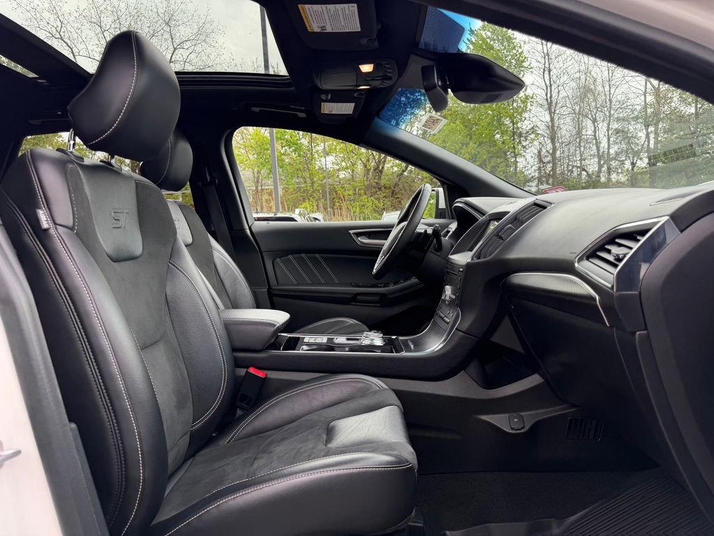 Used 2019 Ford Edge ST w/ Equipment Group 401A AWD/4WD image 18