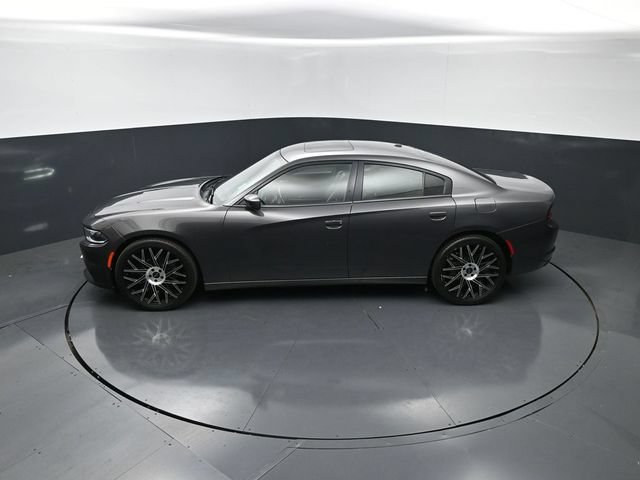 Used 2019 Dodge Charger SXT w/ Leather Interior Group RWD image 17