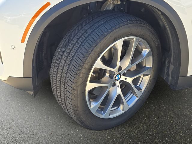 Used 2024 BMW X5 xDrive40i w/ Parking Assistance Package AWD/4WD image 36