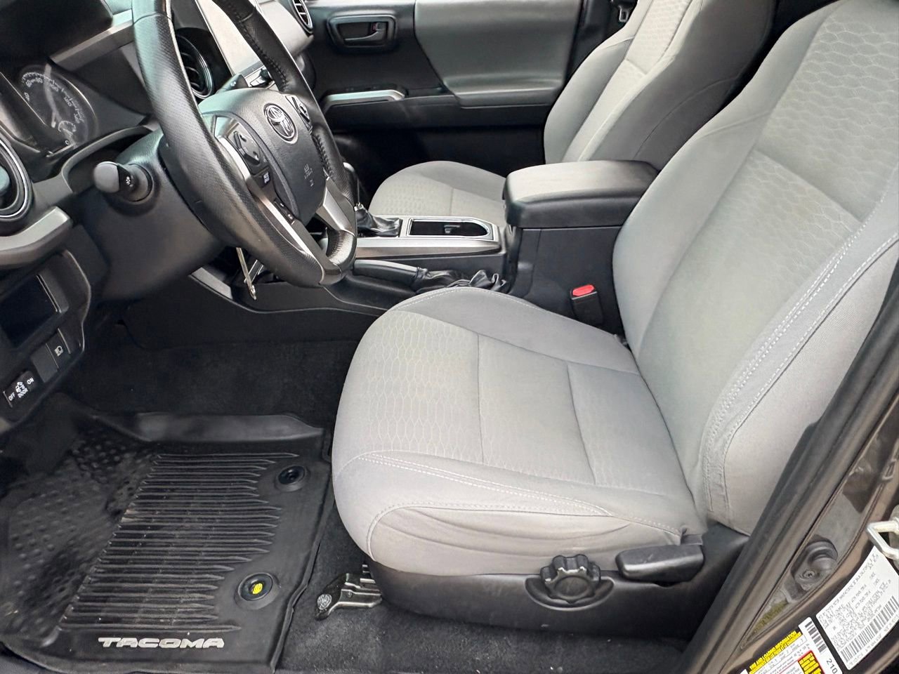 Used 2019 Toyota Tacoma SR5 AWD/4WD image 30