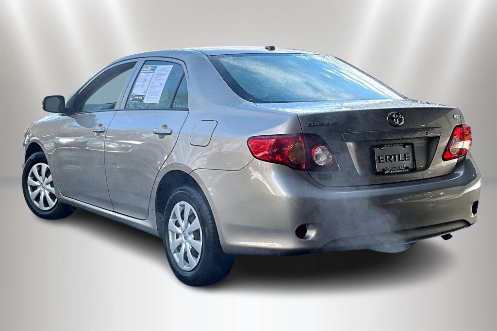 Used 2010 Toyota Corolla LE image 4