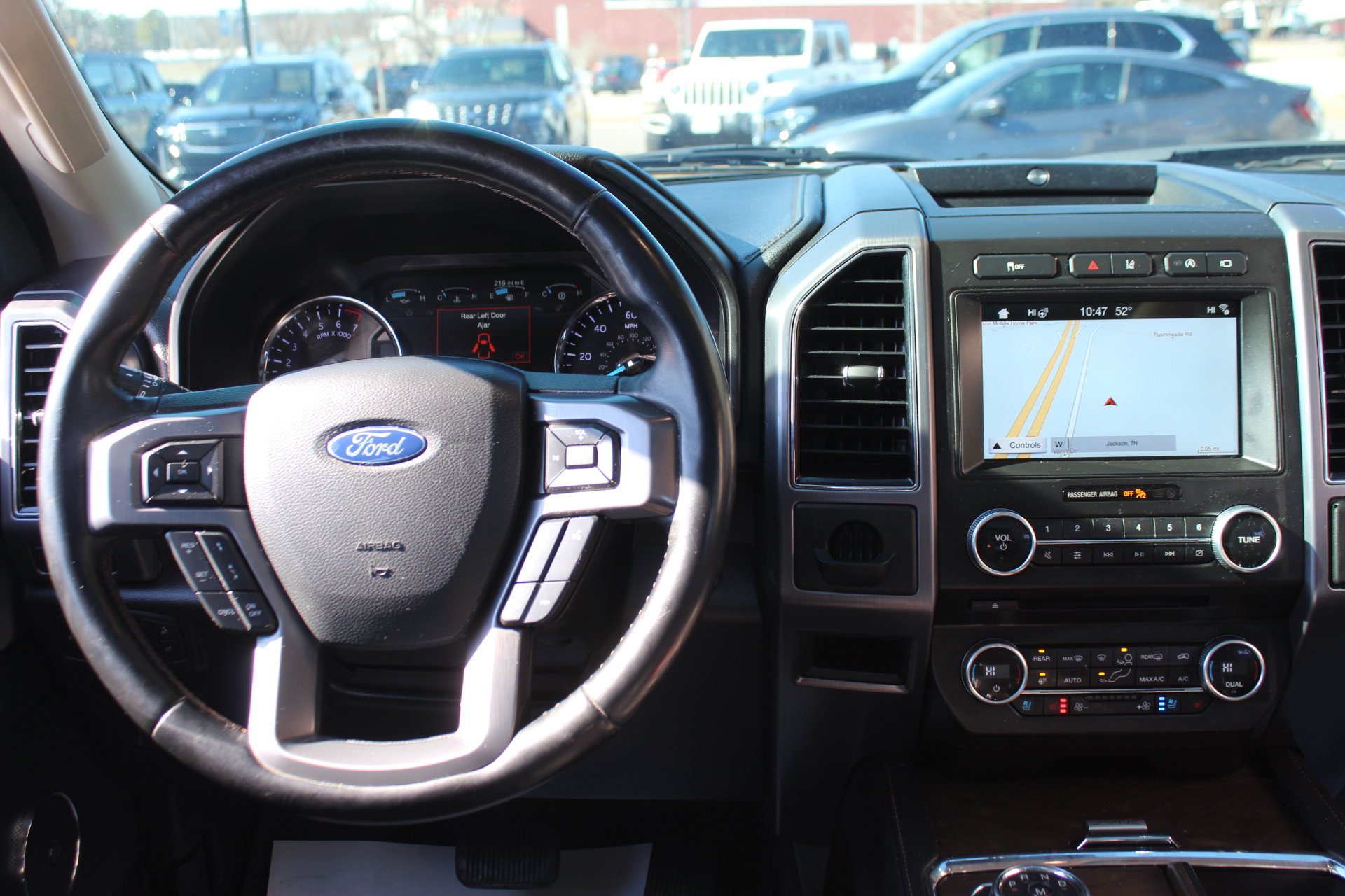 Used 2018 Ford Expedition Max Platinum image 27