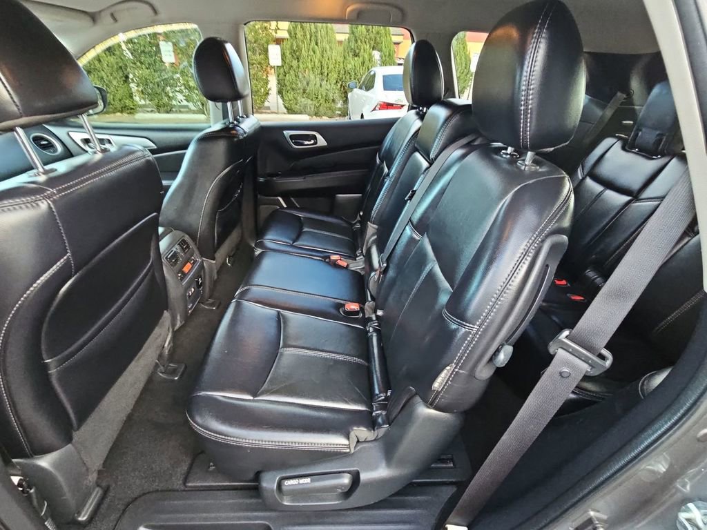 Used 2019 Nissan Pathfinder SL image 17