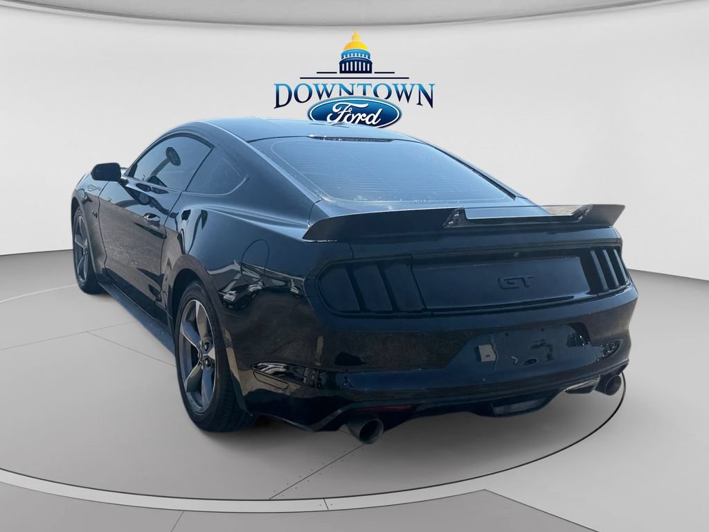 Used 2017 Ford Mustang GT RWD image 5
