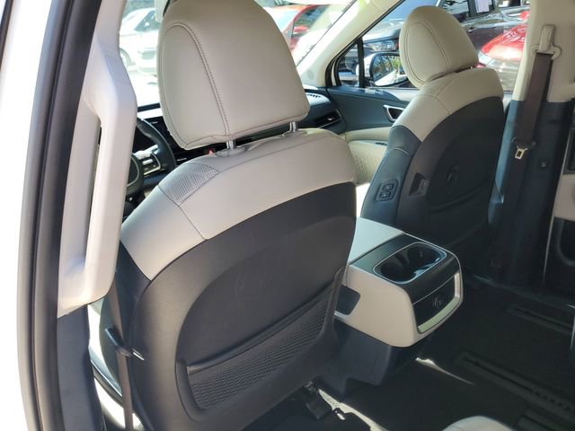 Used 2025 Kia Carnival EX FWD image 13