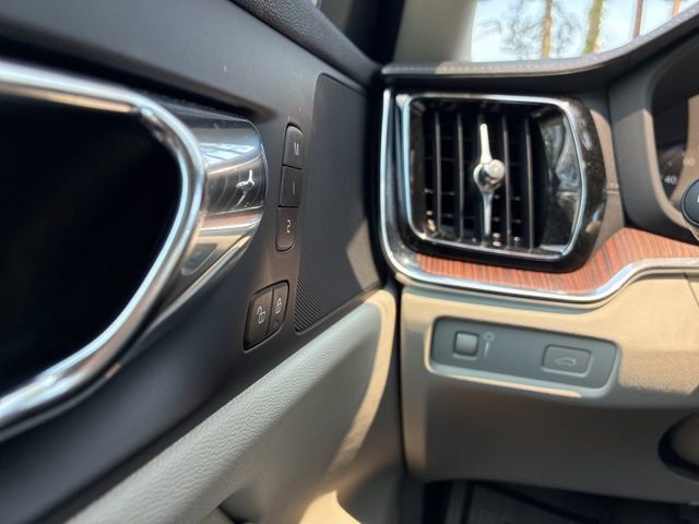 Used 2020 Volvo V60 T5 Cross Country w/ Protection Package Premier AWD/4WD image 25